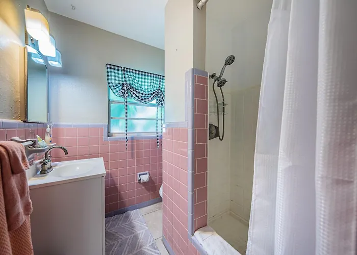 Tropical Blue Water Beachside 7 Apartment Clearwater Beach