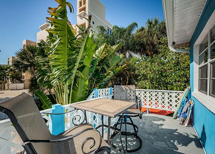 Tropical Blue Water Beachside 7 Apartment Clearwater Beach