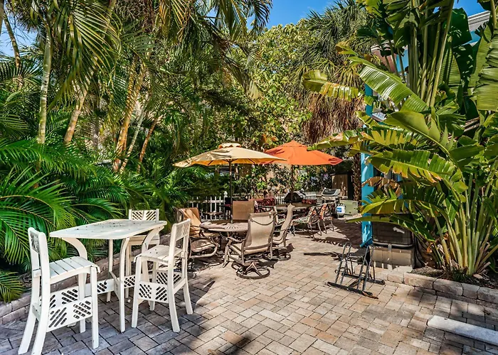 Tropical Blue Water Beachside 7 Apartment Clearwater Beach